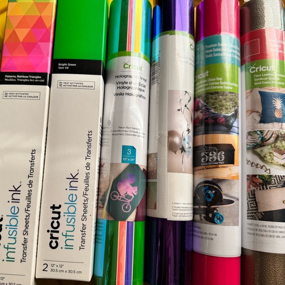 Cricut Vinyl - Picture 2 of 3